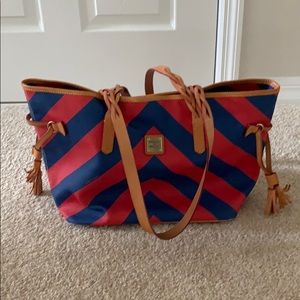 Dooney & Bourke chevron tote bag